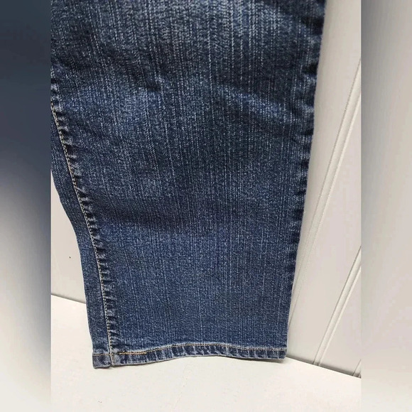 Levi's Relaxed Bootcut 550 16 S Medium Wash Good Condition - Picture 3 of 16